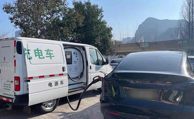 固阳汽车搭电